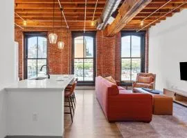 Guest Fave - 5 Star Stay Downtown - ADA Accessible
