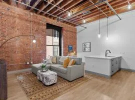 Chic Loft - Perfect for Remote Work & City Exploring