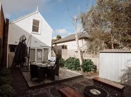 The Balfour, classic cottage in Launceston's Café Quarter