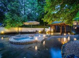 Dujiangyan Irrigation Project Puruna Hot Spring Hotel Panda Valley Store