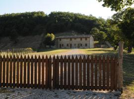 APPARTAMENTI Vista del Mondo, hotel com estacionamento em Spoleto