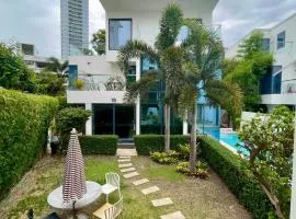 Youth Journey Six-Bedroom Pool Villa