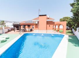 Expoholidys- Chalet privado en Castell del Rey, khách sạn ở Almería