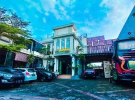 Novon Family Hotel by Tripletree
