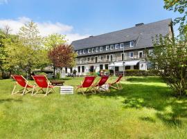 Berghotel Hoher Knochen - Ruhe & Natur, hotel com banheiras de hidromassagem em Winterberg