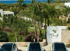 TAF Villas - Beach Resort & Tesla