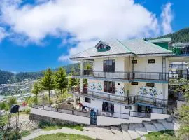 Young Monk Hostel & Cafe Dharamkot