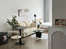 October Hau - Homestay Vinhomes Ocean Park 1