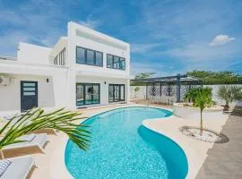 5BR Villa with Pool & Patio at Casa Eloisa by Bocobay