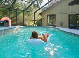 5BR House - Pool - Hot Tub - 8 Min to Hannah Park, hotel in Jacksonville