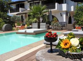 Byblos Luxury Villa, hotel en Prinos