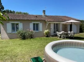 Jolie maison à la campagne avec Spa et piscine