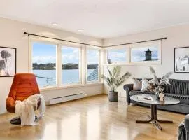 Fjordside Escape - Spacious apartment with amazing views