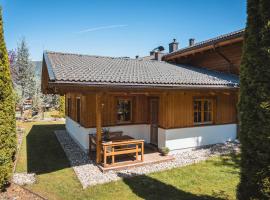 Dorfchalets - Chalet Alma inkl Tauern Spa Therme Eintritt & Sommerkarte, Hotel in Kaprun