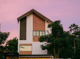 Tabebuia House ทาเบบูย่าเฮ้าส์, hotel in Pathiu