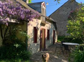 Lovely rural and quiet farmhouse with natural swimming lake
