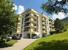 Royal 32, Untere Maressenstrasse 12