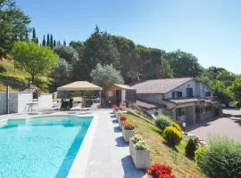 Amazing Apartment In Magione