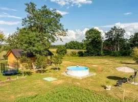 Stunning Home In Licko Petrovo Selo With Wifi