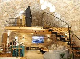 האבן והים - סוויטה מדהימה עם ג'קוזי בעיר העתיקה עכו