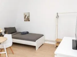 CosyHomes24 - Spacious with TOP traffic connection - UN02b