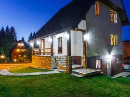 Hostel Highlander, hotel in Žabljak
