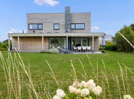 Three Bedroom Awesome Home In Kamperland, hotel i Kamperland