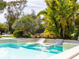 Luxury Seaside Villa Near Cagliari, ξενοδοχείο σε Quartu SantʼElena