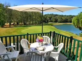 Manoir appart et terrasse dans le village vacances de Port Bourgenay, vue golf, lac et forêt, proche mer, à 300m piscine gratuite d'avril à sept, 5 pers