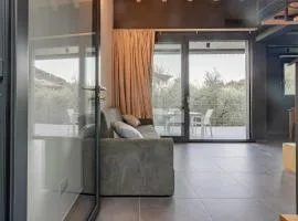 TAGGIASCA- Suite nel verde con piscina e terrazza privata