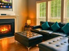Comfy 5Bed Gem! Fenced Back Yard, Game Room, Free Parking, Snacks, Pet Okay!