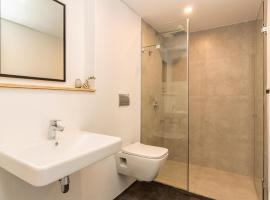 Rooftop Pool, Mountain Views, Wi-Fi, Parking