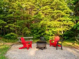 Mountain Views, Hot Tub, Fire Pit & Pool Table