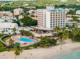 Hotel Arawak Beach Resort, hotel com estacionamento em Le Gosier