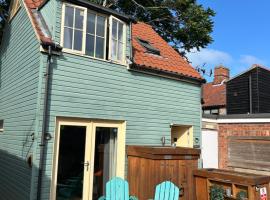Beach hut seaside cottage, ξενοδοχείο σε Sheringham