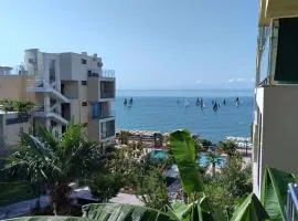 Dolche Vita 2, Banana Tree Stay