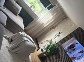 Modern 1 bedroom flat full flat, alojamiento con cocina en East Kilbride