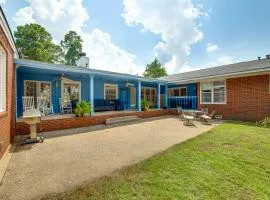 10 Mi to Lake Palestine Countryside Group Getaway