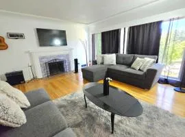 Private Airconditioned 2 Bedroom Home Private Parking