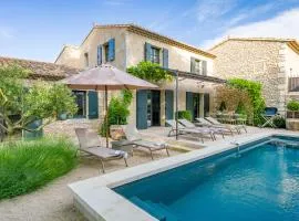Luxury Villa with aircon and private heated pool in central Eygalieres