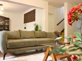 Charming 3-Bedroom Townhouse with Garden & Balcony - Lavington, Nairobi