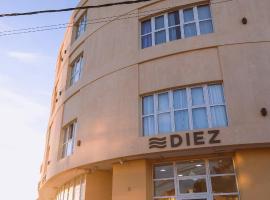 Diez ApartHotel, serviced apartment in Puerto Madryn