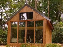 La Cabane du Gardien, cabin in Marche-en-Famenne