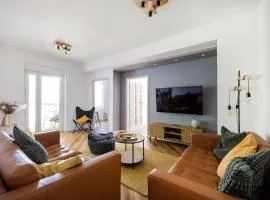 Premium 4BR Apartment near Buda Castle
