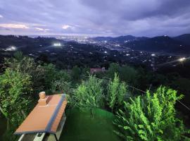 chemi kera chalet 2, ξενοδοχείο σε Angisa