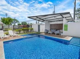 Jacó Condo 3 BR, Pool & families