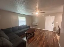 Bright & Cozy 1BR Apartment by Fort Sill