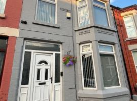 Relax in Style - Ivernia House - Modern 3 bed near Anfield, villa in Liverpool
