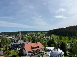 Ferienwohnung Schönwaldblick - 2 große Balkone mit traumhafter Sicht - barrierefrei - Mein SWH