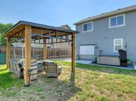 FlightDeck HotTub Fireplace NearAirport FamilyHome